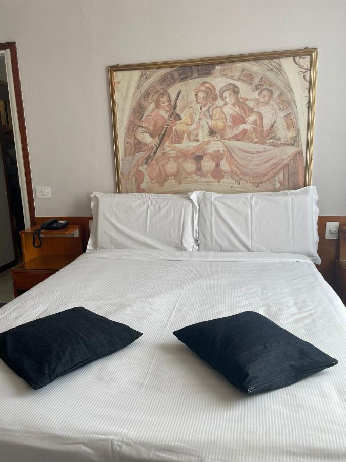 Cittiglio Hotel La Bussola מראה חיצוני תמונה
